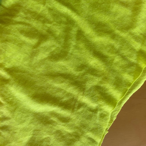 80’s outfit! Neon green fringe t-shirt, stone washed DKNY jeans - Size 8. - Picture 4 of 6